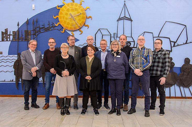 Gruppfoto på ledamötena i demokratiberedningen 2023.