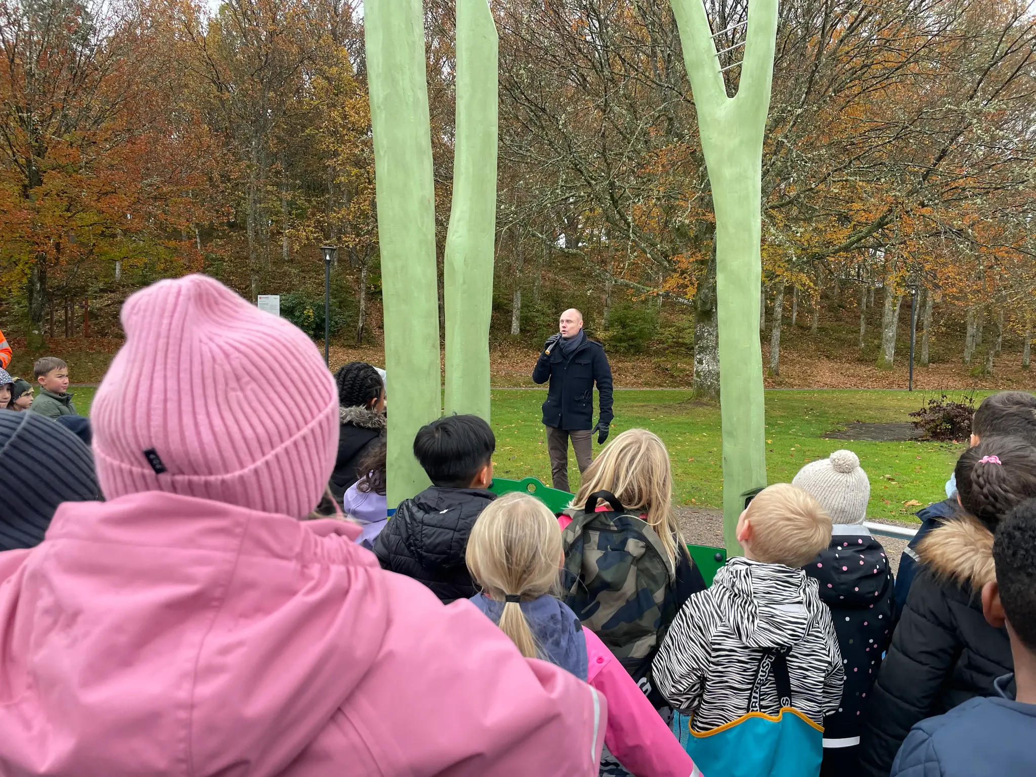 Sandy Lind håller tal