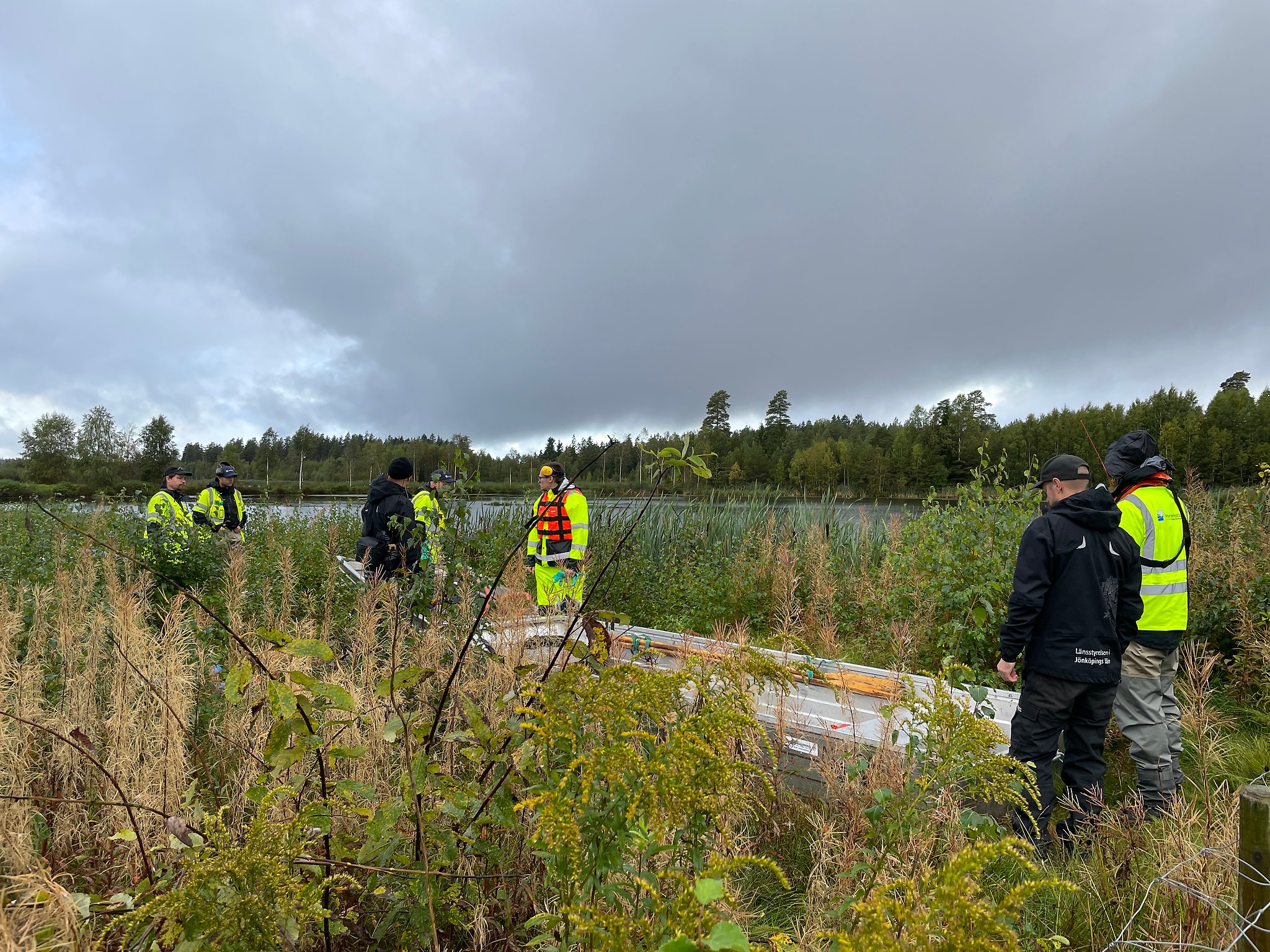 Genomgång av utrustningen inför arbetet. 