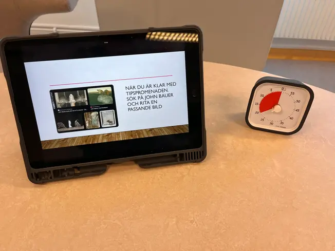 Foto på en platta och en timetimer.