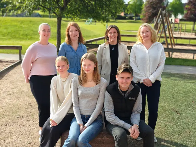 Foto på både mentorer, elever och rektorer.