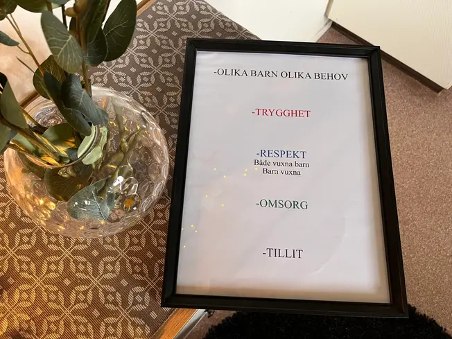 Foto på en ram med en text i, det står olika barn - olika behov.